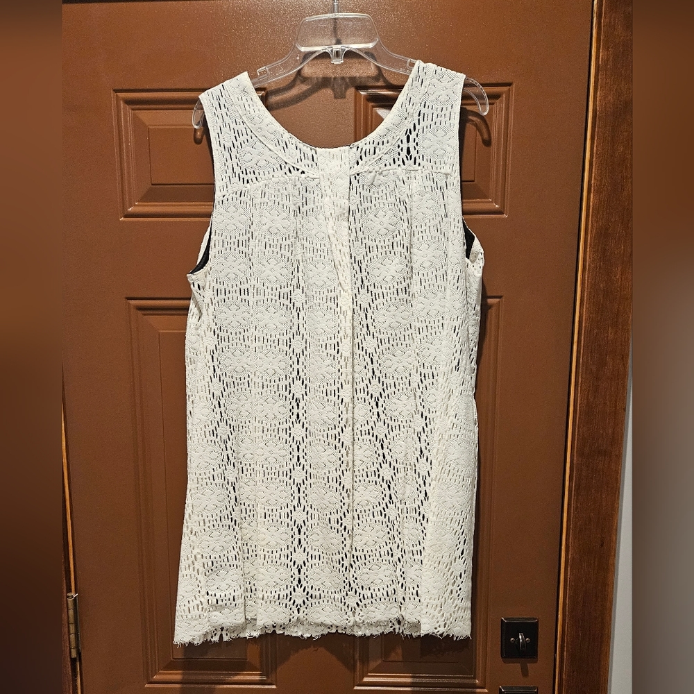 Xhilaration Lace Overlay Tunic, Woman's Size XXL, Cream Lace over Black.